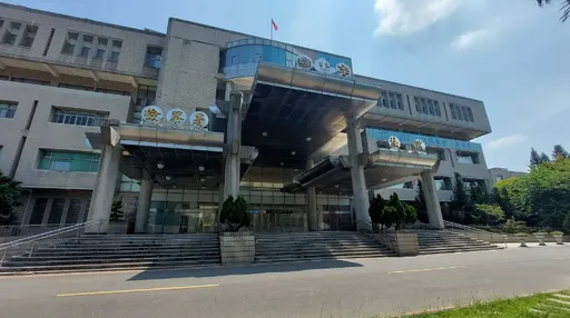法官開庭叫少年自掌嘴！少年法庭不適任法官需退場機制