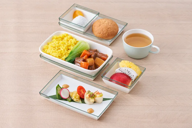 華航空中旅人純淨蔬食豪華經濟艙餐點。華航提供