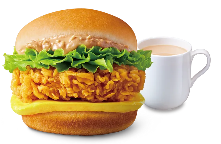 「花生吮指嫩雞蛋堡」以外酥內嫩的手作嫩雞，淋上香濃滑順的顆粒花生醬，搭配萵苣、蛋片等食材，讓早上的第一餐兼顧營養與美味。業者提供