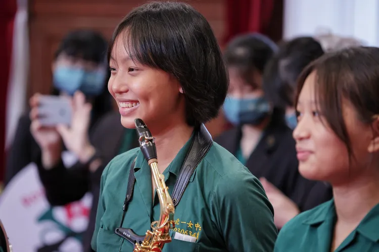 樂儀旗隊同學昨於總統府內演出。總統府提供