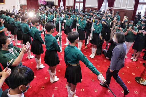 北一女樂儀旗隊將赴美表演 蔡英文讚:代表台灣和世界交朋友