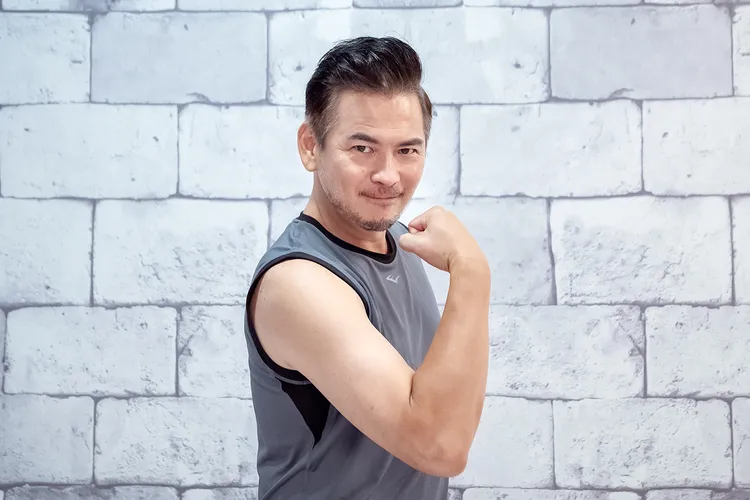 馬國賢飾演瀟灑單身漢洪一巡。TVBS提供