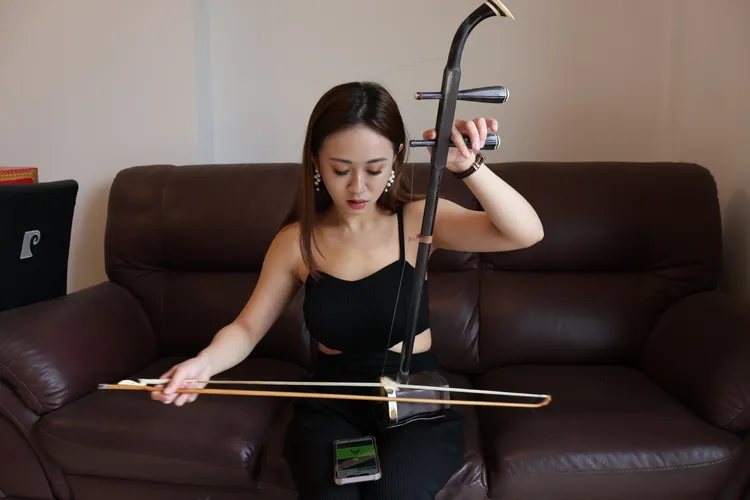 林若宸平時興趣為表演音樂和拉二胡。黃羿馨攝