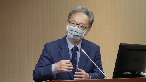 質疑確診不能投票違憲　藍委嗆薛瑞元「沒職權解釋」