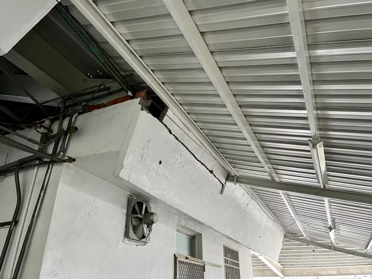 台東東河鄉校園災損。台東縣府提供