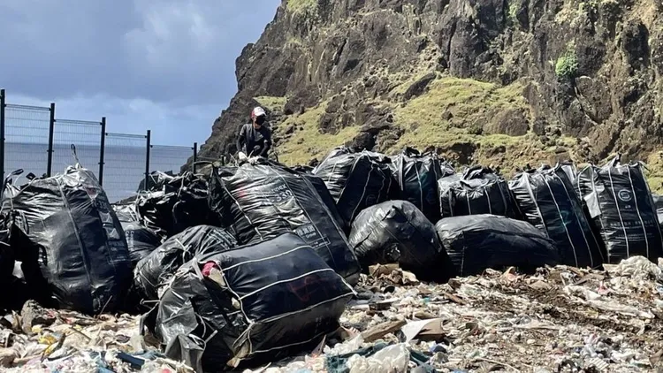 離島垃圾。台東縣府提供