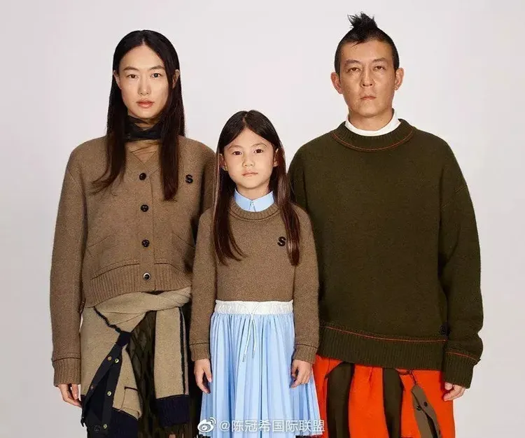 陳冠希（右）步入中年依然有型。翻攝自娛兒園一姐微博
