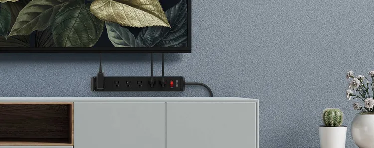 DIKE 鋁合金一開六座電源延長線 1.8m展場定價699 元。業者提供