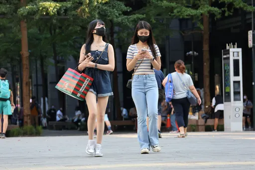 太陽出來了！今高溫飆30 ˚C、北東仍有雨　周末迎好天氣「這天」再轉濕涼