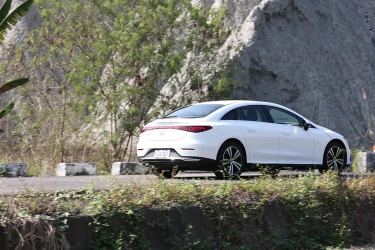 環保胎極限較低，加上車身重，建議可升級輪胎。翁玉信攝