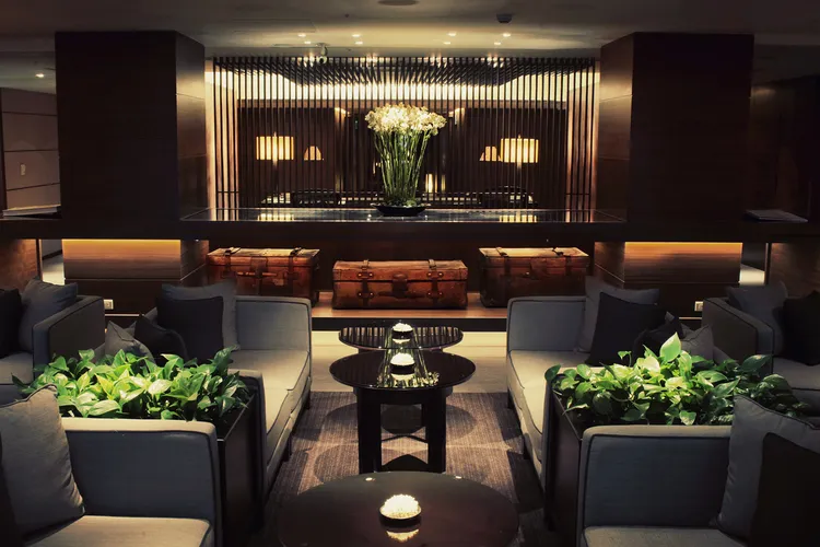 打開晶華住房專案，邀請房客入住行政樓層，享全天候專屬管家服務及大班廊禮遇。晶華酒店提供