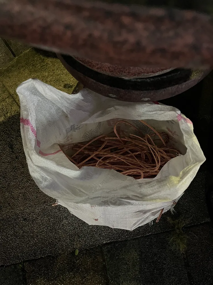 林男竊取的銅線。三重警分局提供