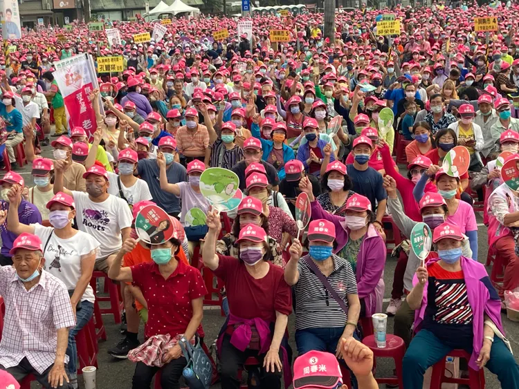 周春米造勢場支持鄉親。陳宏銘攝