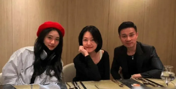 小S與老公為二女兒慶生。翻攝Lily的IG