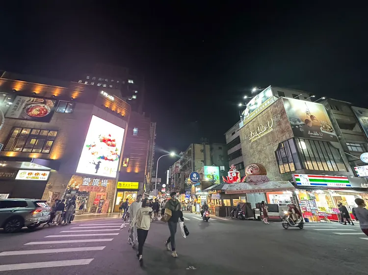 在地仲介坦言，一中商圈人潮減少且動線改變。王鈞生攝