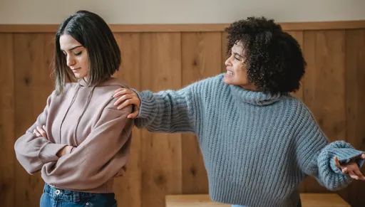 扯頭、踹肚、呼巴掌!19歲閨密搶男友翻臉 KTV鴻門宴爆打