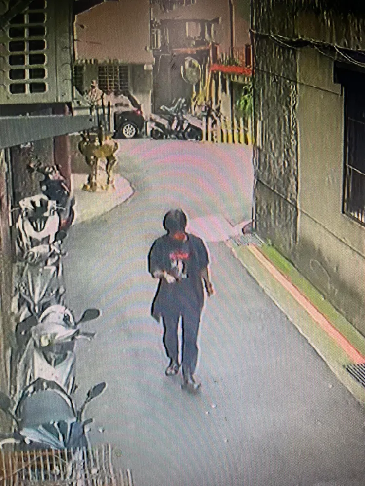 竊嫌身影被監視器清楚拍下。翻攝自臉書社團細說淡水