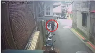 妙齡女機車置物箱被撬開錢包遭竊 淡水警鎖定1嫌查緝