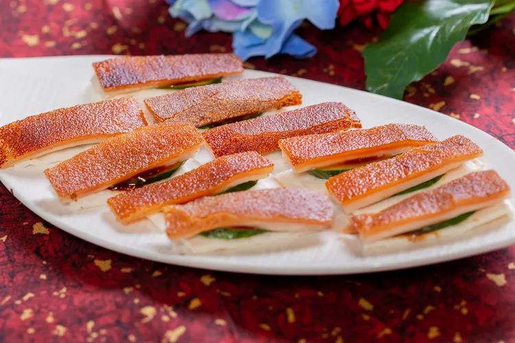 鴻運乳豬迎賓集－乳豬件。李方愛美提供