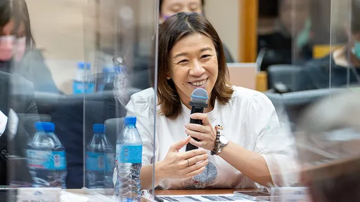 蔣萬安用小孩哭鬧形容立院 林靜儀批失言:孩子不會像國民黨丟豬內臟