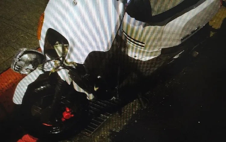 機車龍頭毀損。翻攝畫面