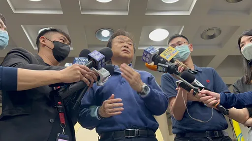 于美人高喊救他　王世堅：溫暖！會堅定勇敢打完選戰