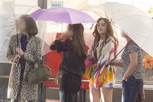 澤尻英龍華私下和姊妹淘相聚的模樣。翻攝推特