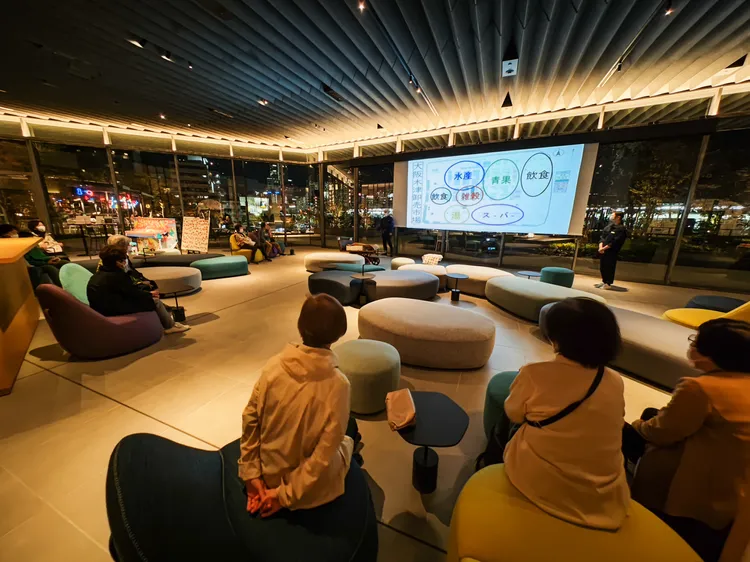 晚間在「OMO Base」舉辦講座，邀請附近木津市場代表前來介紹市場特色。田欣雲攝