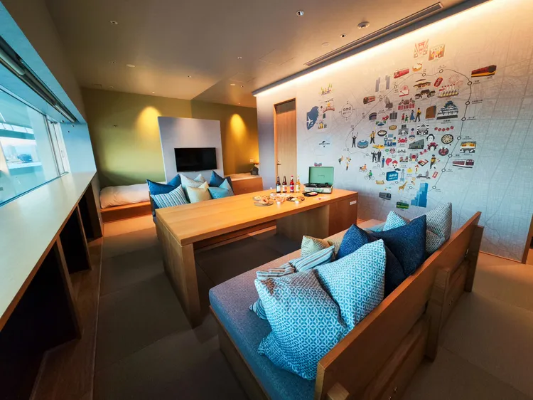 「井戸端客房」裡設有標記大阪知名觀光景點的地圖「OSAKA Board」。田欣雲攝