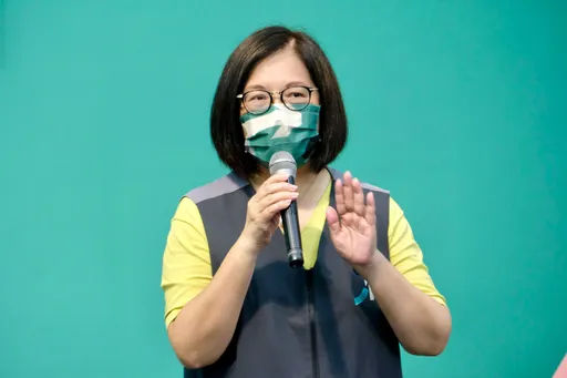 館長酸陳時中政見只有一本小簿子　管碧玲幫喊冤還原真相