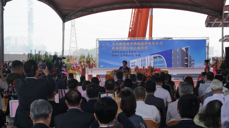 副總統賴清德出席天正國際上樑活動。葉家銘攝