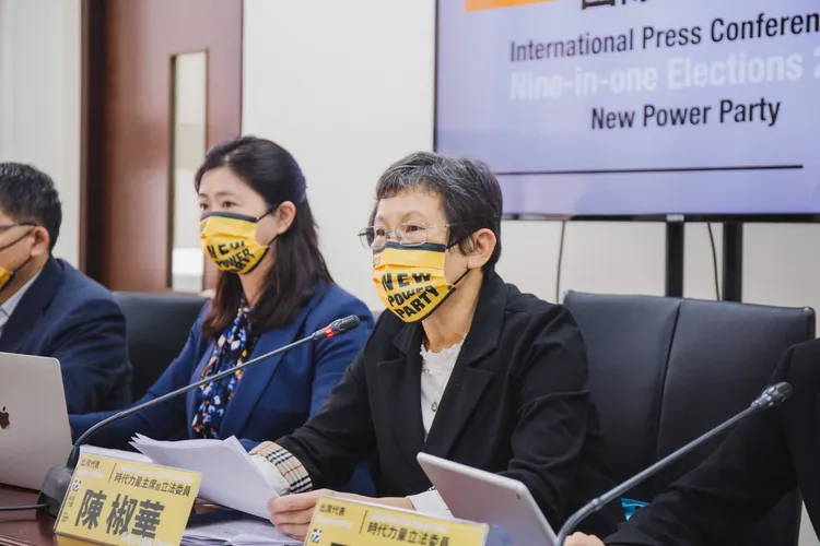 陳椒華指出時力的三政治路線目標，其一就是推動台灣國家正常化。時力提供