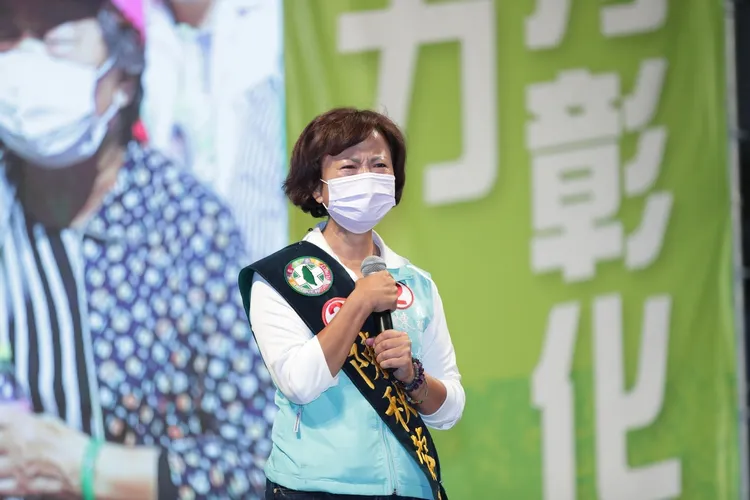 民進黨員林市長候選陳秋蓉在造勢大會痛哭，泣訴遭對手抹黑。資料照片