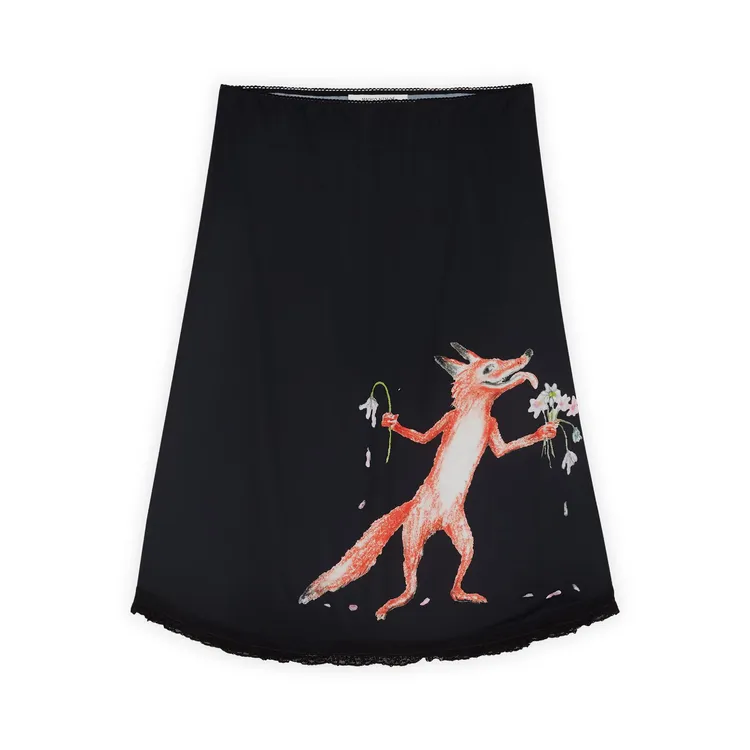 Maison Kitsuné x Olympia Le-Tan黑色狐狸印花中長裙，5400元。初衣食午提供