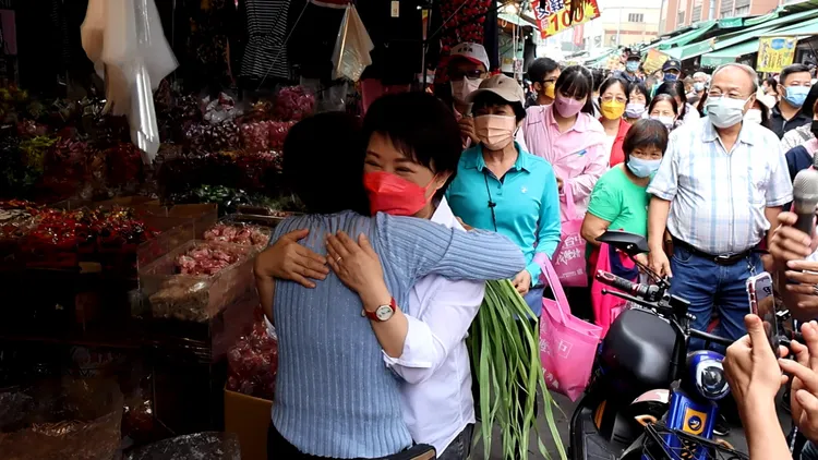 學者認為，盧秀燕「媽媽市長」形象已深植人心，在競逐大位上已居於有利地位。資料照片