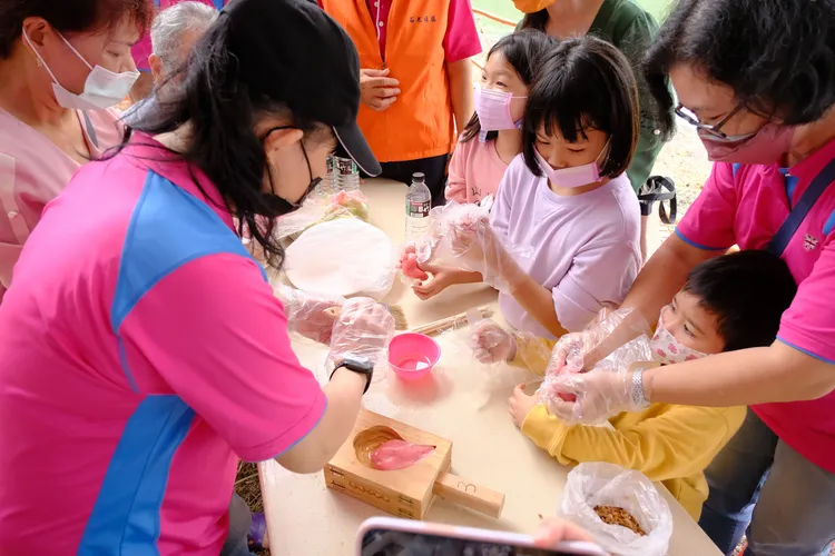 上林社區為農村再生社區，規劃多元的蘿蔔相關農事與加工體驗活動，吸引民眾參與。楊文科競辦提供