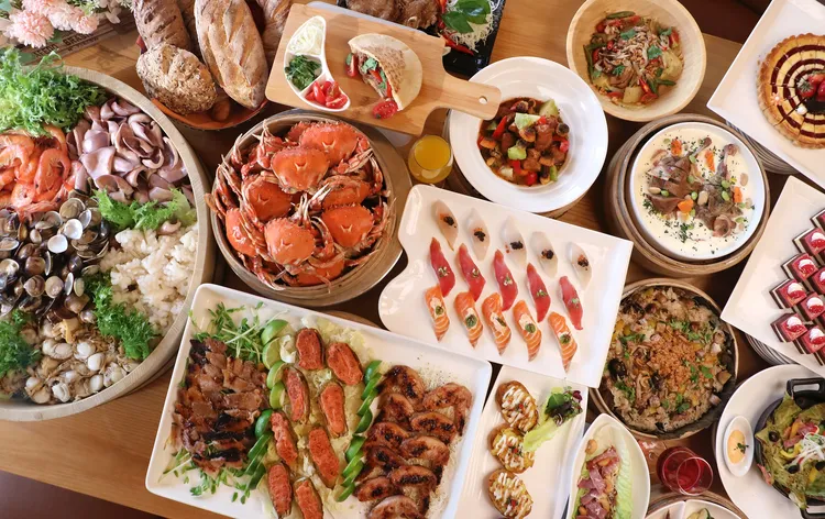 日月千禧自助餐廳配合線上旅展也提供74折起的餐券優惠。業者提供