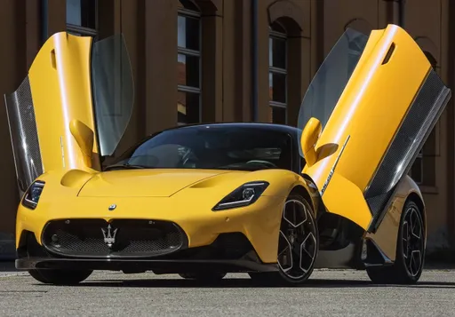 壹蘋試駕|McLaren Artura油電超跑 它的對手到底是誰