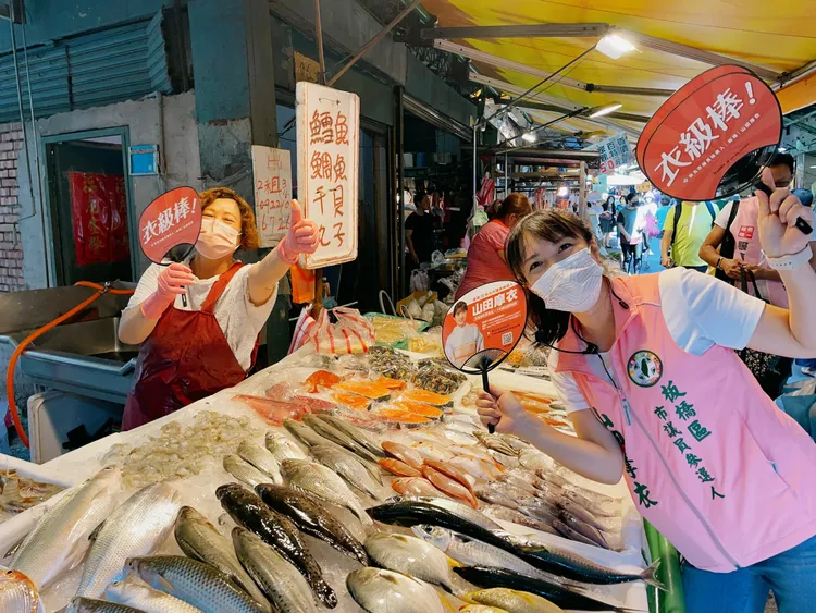 山田摩衣初選時勤跑行程，但沒想到因此腳磨到破皮、起水泡，更演變成蜂窩性組織炎。山田摩衣提供