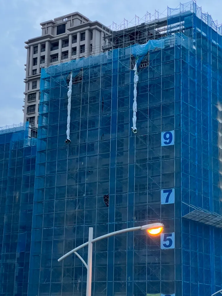 業者表示，建商幾乎無庫存壓力，蛋黃區2房1500萬元、蛋白區要1000萬元出頭，仍處於高檔盤旋，短期不至於看到房價反轉。王鈞生攝