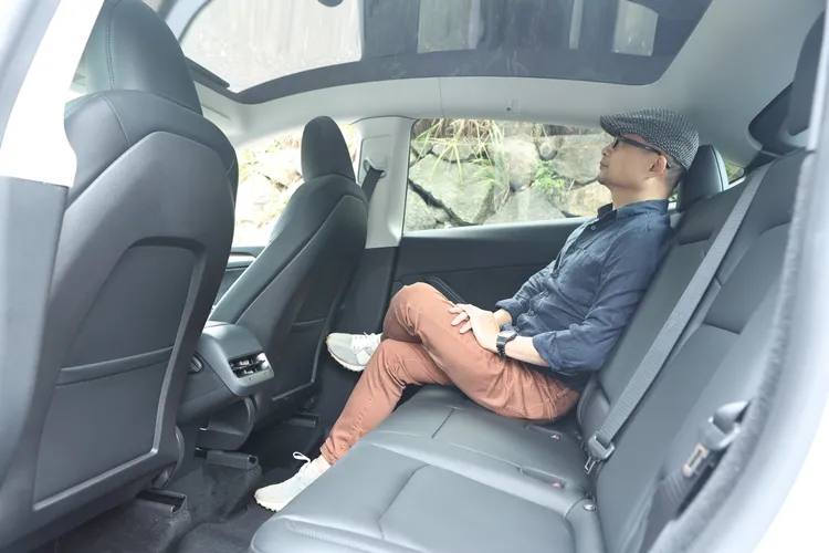 我認為後座是Model Y的精華。翁玉信攝