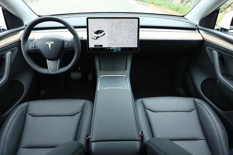 前艙設計幾乎與3沒有分別。翁玉信攝