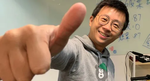 批「劉仕傑助理比中指」大翻車!呱吉道歉「為了沒有親眼看到的事生氣」