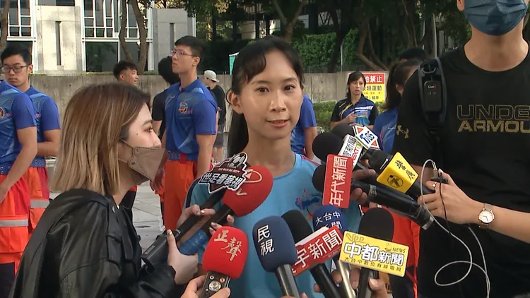 曾任兩年平面媒體記者的女消防隊員陳俞霈。讀者提供