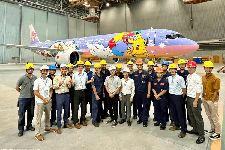 華航彩繪機製作團隊。華航提供