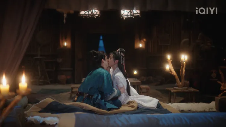 男女主角吻戲甜蜜。iQIYI提供