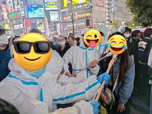 日本人万圣节Cos角色竟然是「大白」 拿超粗一根到处戳!