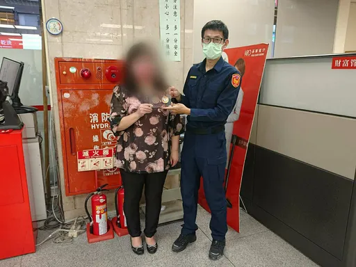 中和銀行員機警通報阻詐　派出所長親頒獎表揚