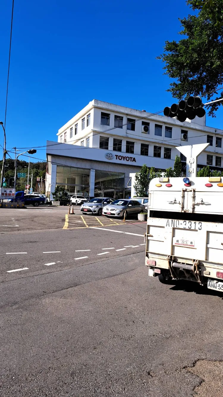 李姓婦人於該處被一隻大黑狗咬傷。苗栗動防所提供