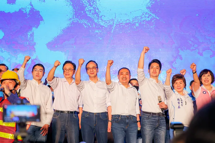 謝克洋今天（21日）召開記者會，痛批桃園市長鄭文燦的林姓隨行祕書，竟混入上周六（19日）國民黨造勢晚會中。張善政競辦提供